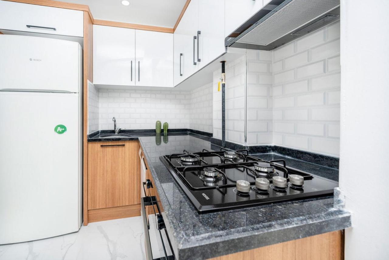 Modern Flat Near Beach In Muratpasa Lejlighed Antalya Eksteriør billede